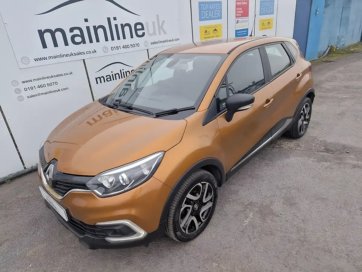Used 2018 Renault Captur Dynamique Nav Orange - Interior and Exterior details 3
