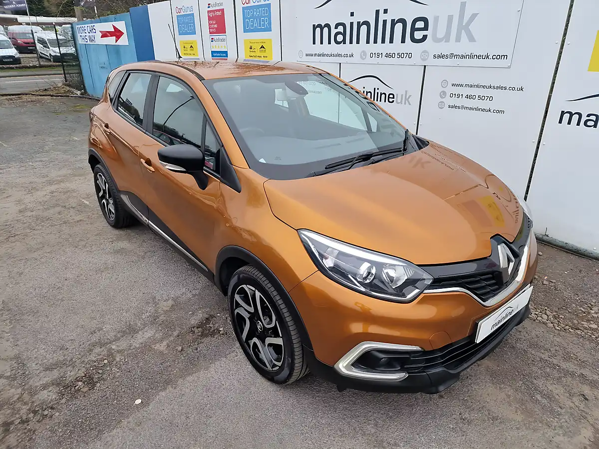 Used 2018 Renault Captur Dynamique Nav Orange - Interior and Exterior details 5