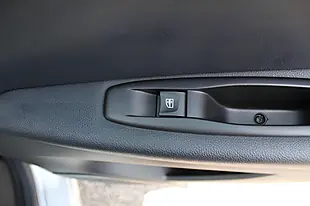 Used 2018 Renault Captur Dynamique Nav Silver - Interior and Exterior details 11