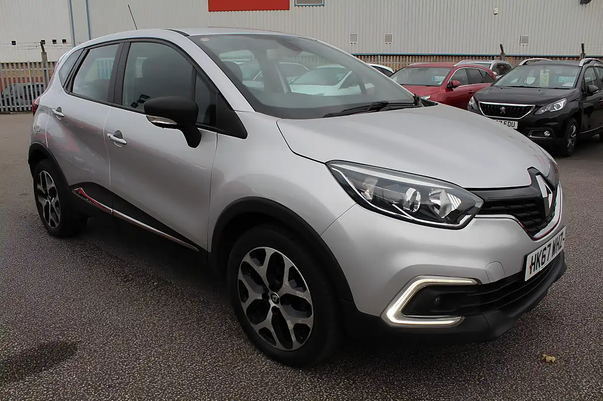 Used 2018 Renault Captur Dynamique Nav Silver - Interior and Exterior details 15