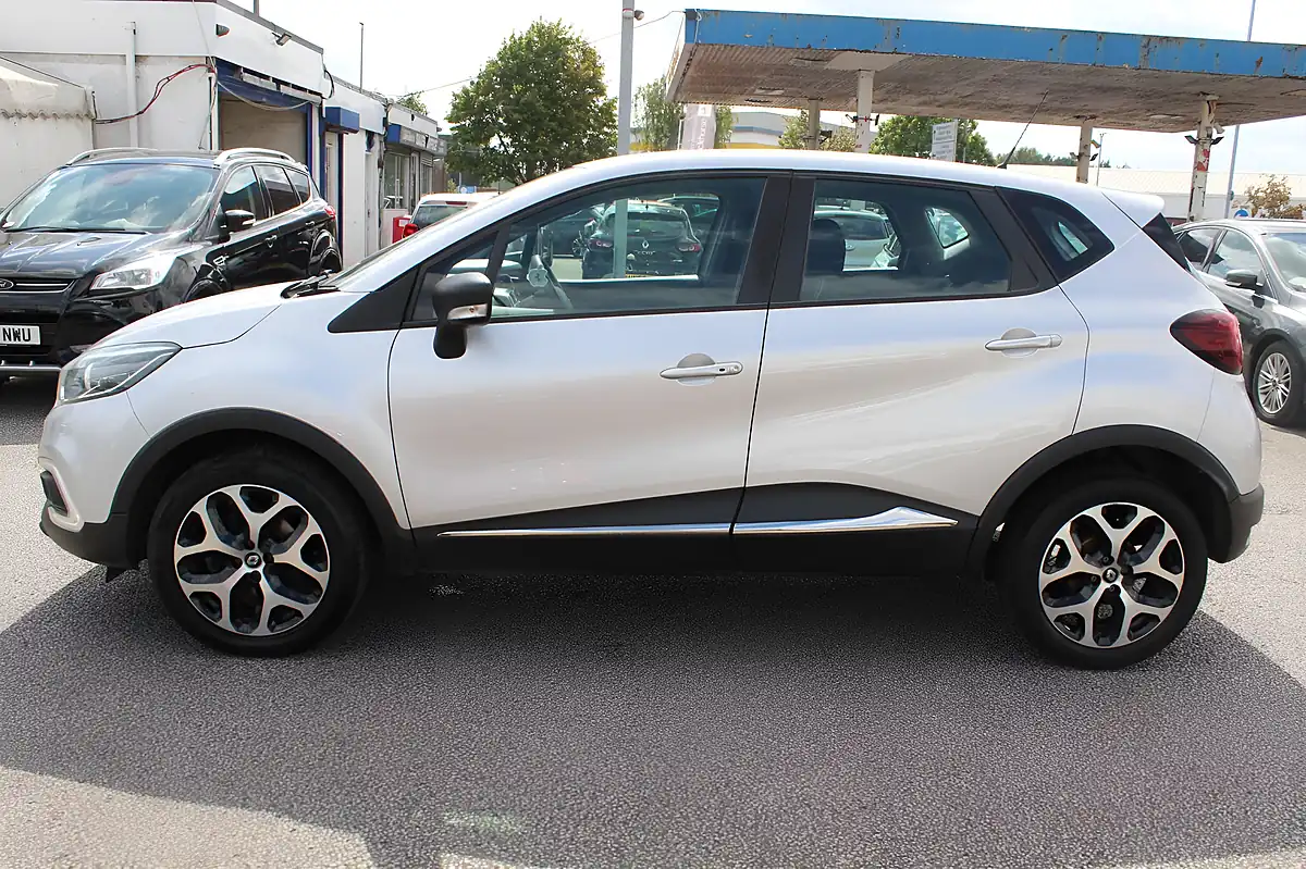 Used 2018 Renault Captur Dynamique Nav Silver - Interior and Exterior details 5