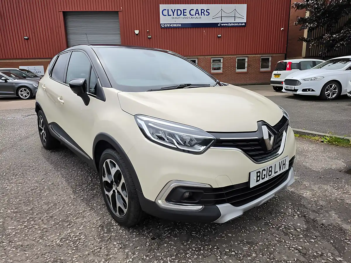 Used 2018 Renault Captur Dynamique S Nav Black/Cream - Front View