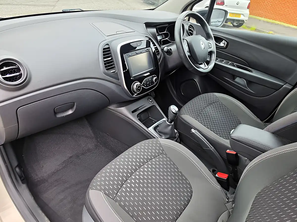 Used 2018 Renault Captur Dynamique S Nav Black/Cream - Interior and Exterior details 14