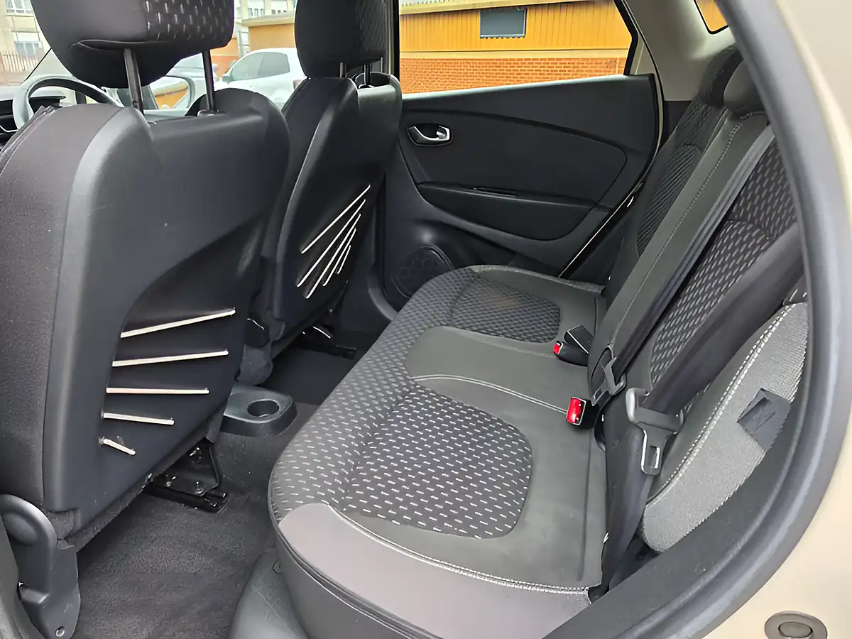 Used 2018 Renault Captur Dynamique S Nav Black/Cream - Interior and Exterior details 15