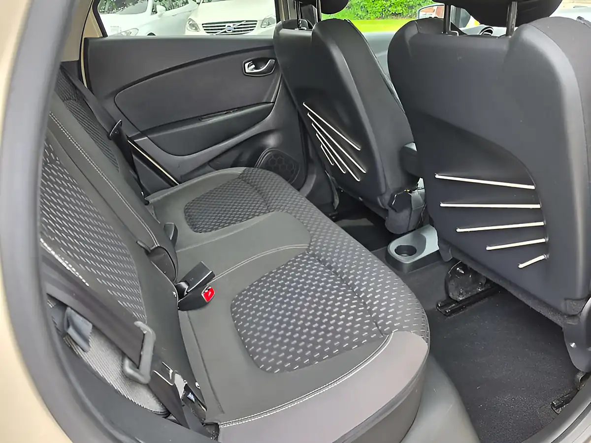 Used 2018 Renault Captur Dynamique S Nav Black/Cream - Interior and Exterior details 17
