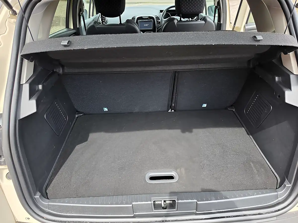 Used 2018 Renault Captur Dynamique S Nav Black/Cream - Interior and Exterior details 18