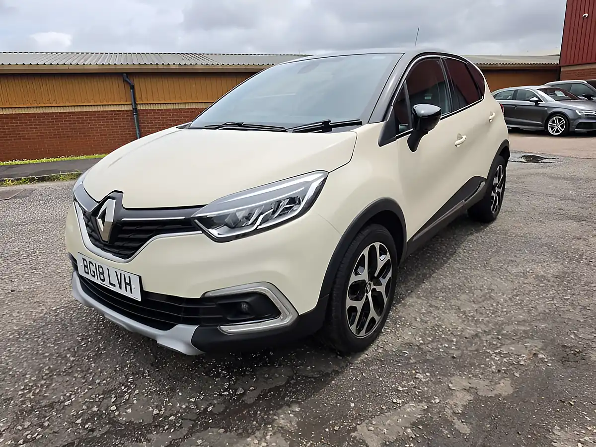 Used 2018 Renault Captur Dynamique S Nav Black/Cream - Interior and Exterior details 3