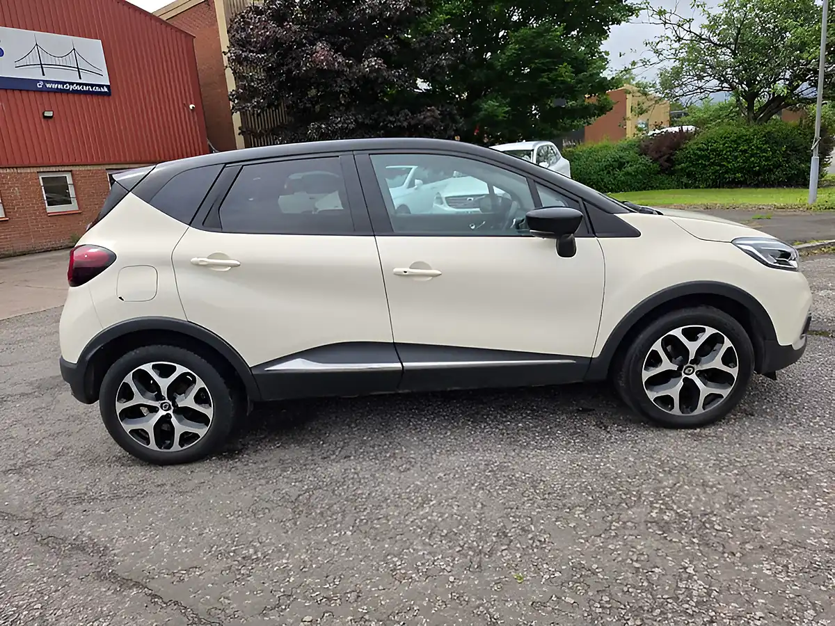 Used 2018 Renault Captur Dynamique S Nav Black/Cream - Interior and Exterior details 4