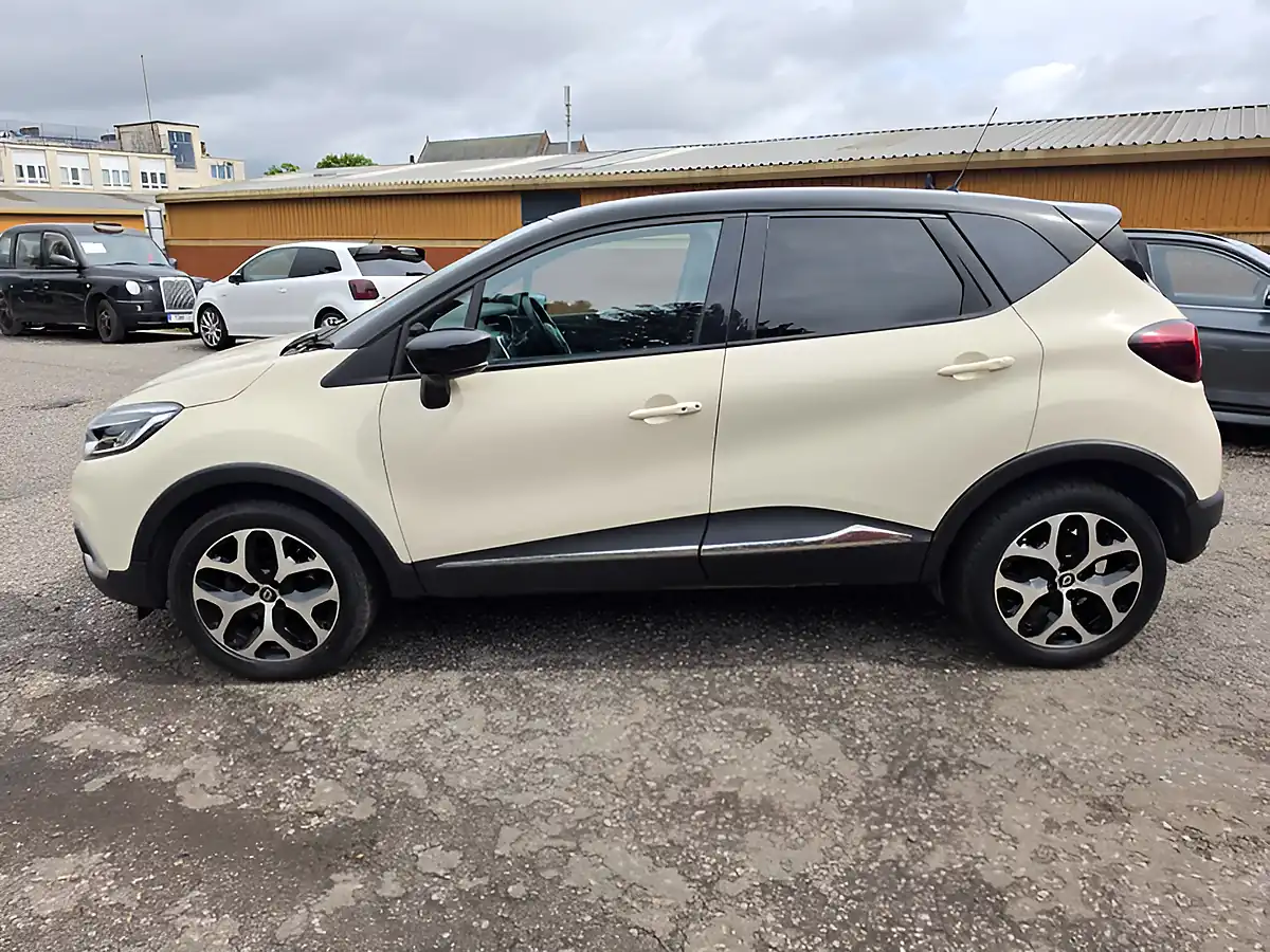 Used 2018 Renault Captur Dynamique S Nav Black/Cream - Interior and Exterior details 5