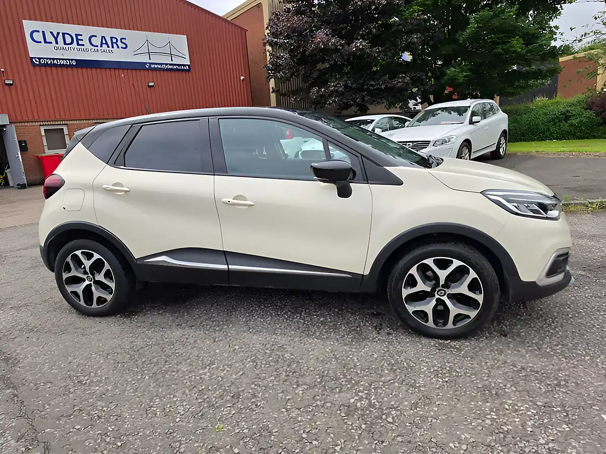 Used 2018 Renault Captur Dynamique S Nav Black/Cream - Interior and Exterior details 6