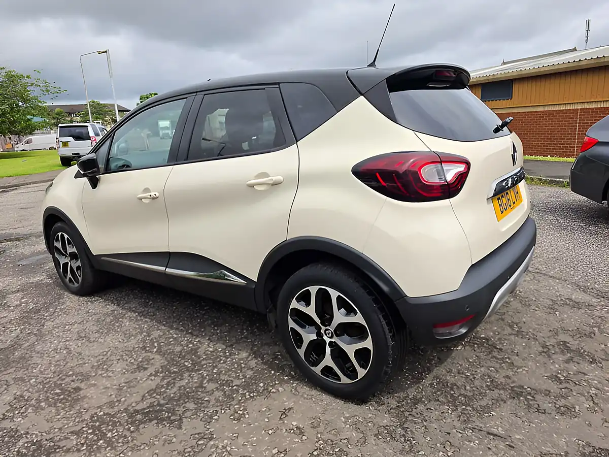 Used 2018 Renault Captur Dynamique S Nav Black/Cream - Interior and Exterior details 9