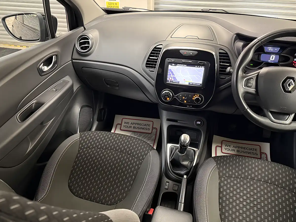 Used 2018 Renault Captur Dynamique S Nav Black - Interior and Exterior details 10