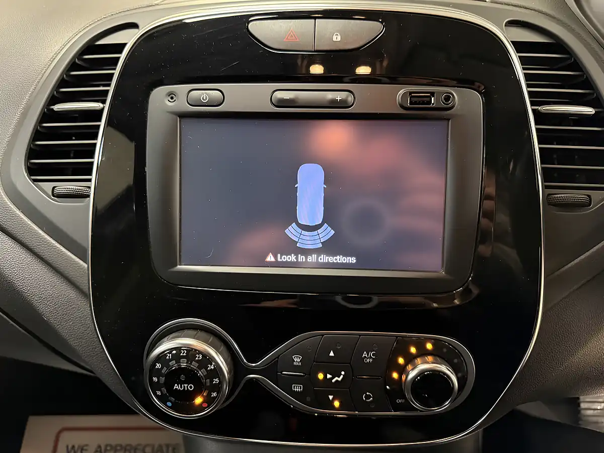 Used 2018 Renault Captur Dynamique S Nav Black - Interior and Exterior details 16