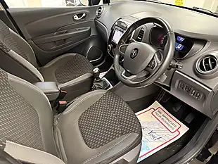 Used 2018 Renault Captur Dynamique S Nav Black - Interior and Exterior details 5