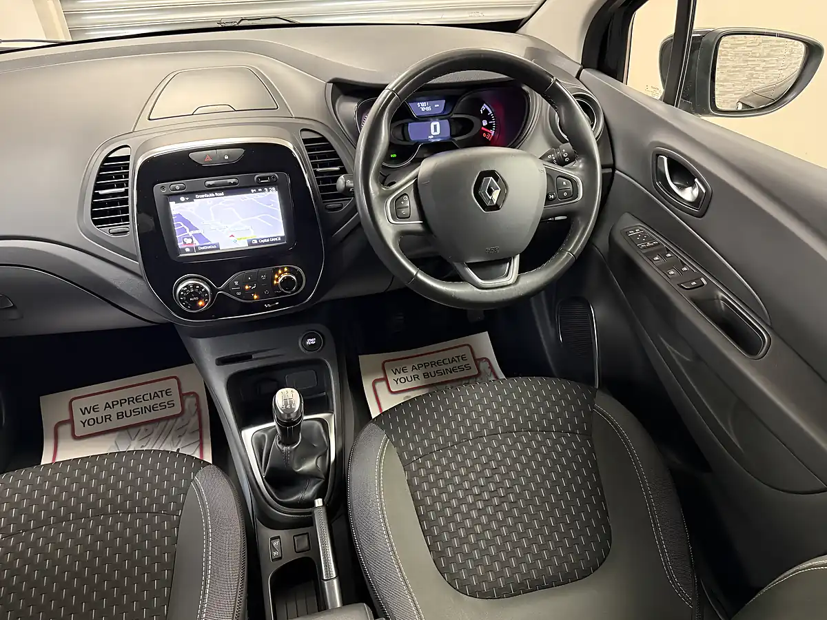 Used 2018 Renault Captur Dynamique S Nav Black - Interior and Exterior details 9