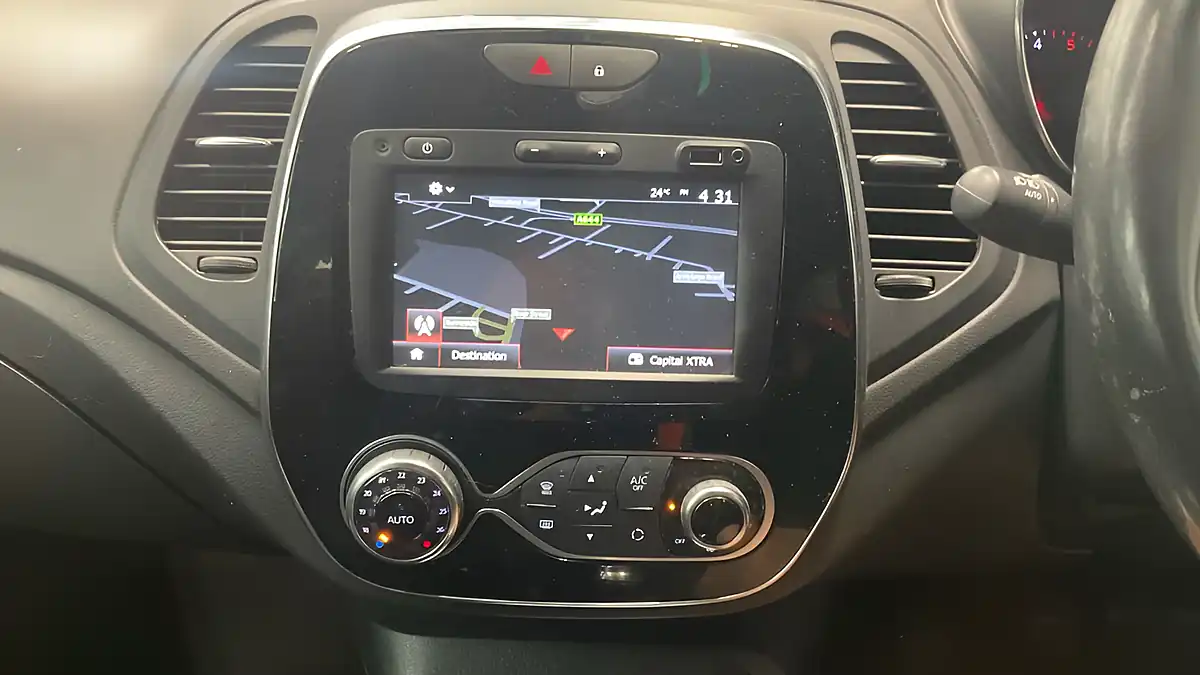Used 2018 Renault Captur Dynamique S Nav Black - Interior and Exterior details 16