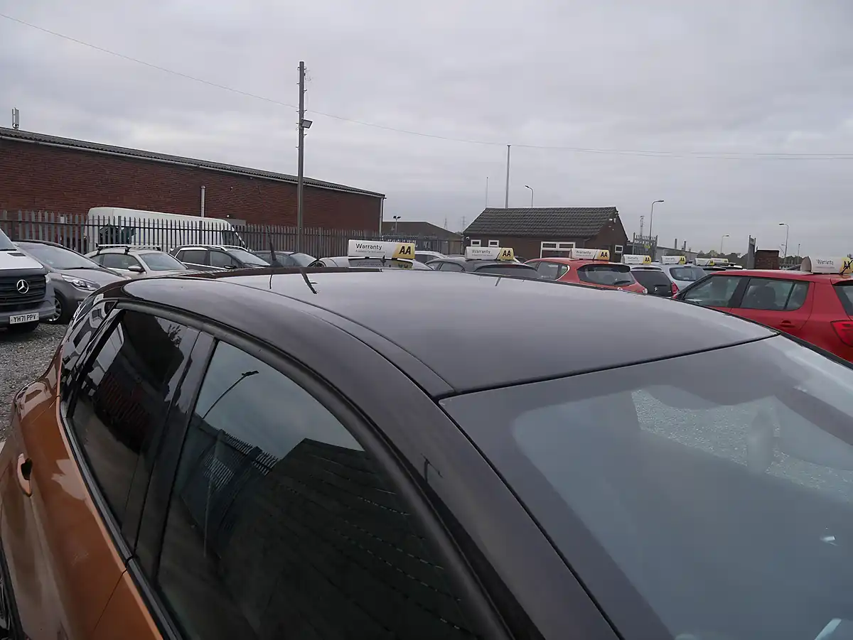 Used 2018 Renault Captur Dynamique S Nav Desert Orange / Black Roof - Interior and Exterior details 18