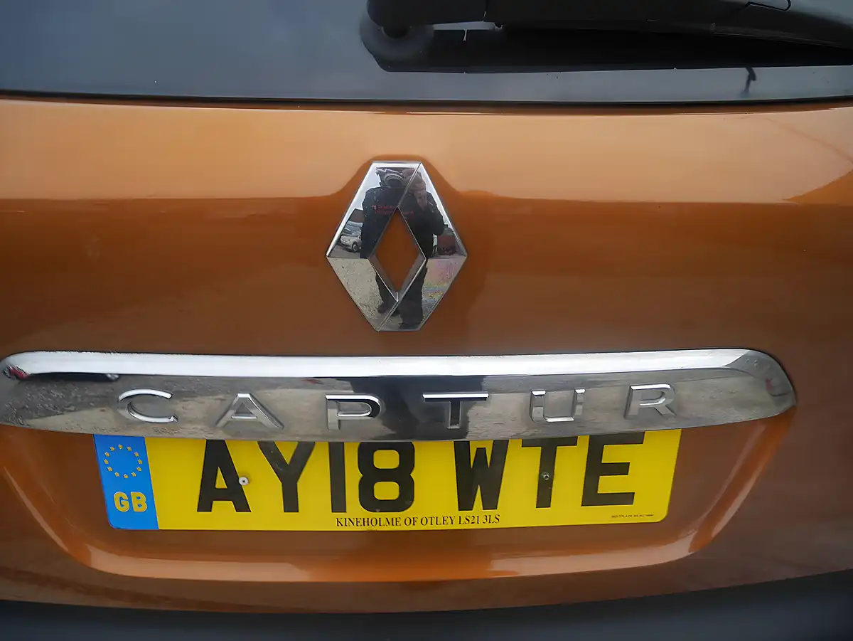 Used 2018 Renault Captur Dynamique S Nav Desert Orange / Black Roof - Interior and Exterior details 20