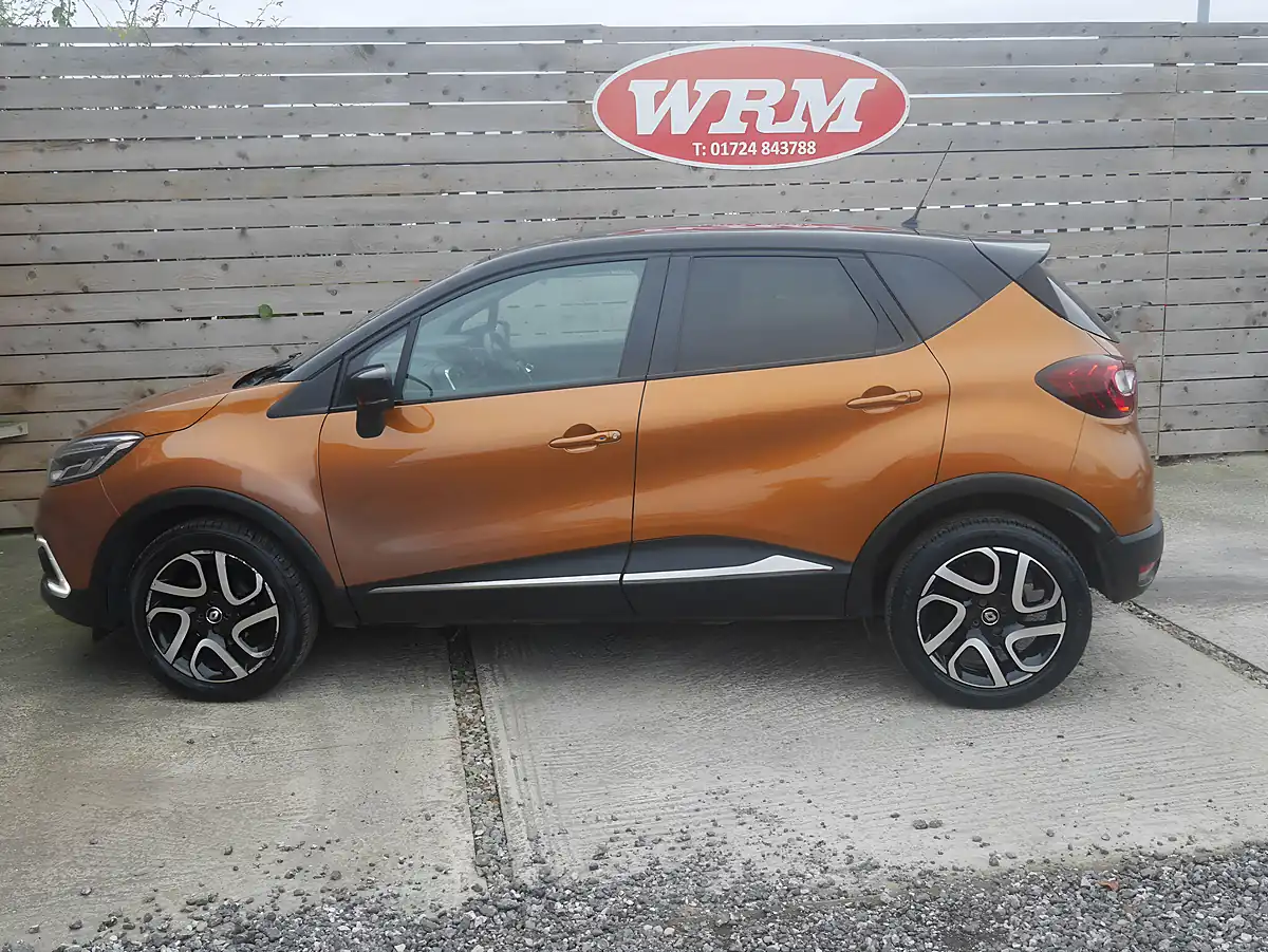 Used 2018 Renault Captur Dynamique S Nav Desert Orange / Black Roof - Interior and Exterior details 5
