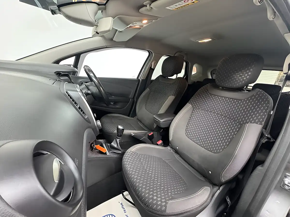 Used 2018 Renault Captur Dynamique S Nav Grey - Interior and Exterior details 15