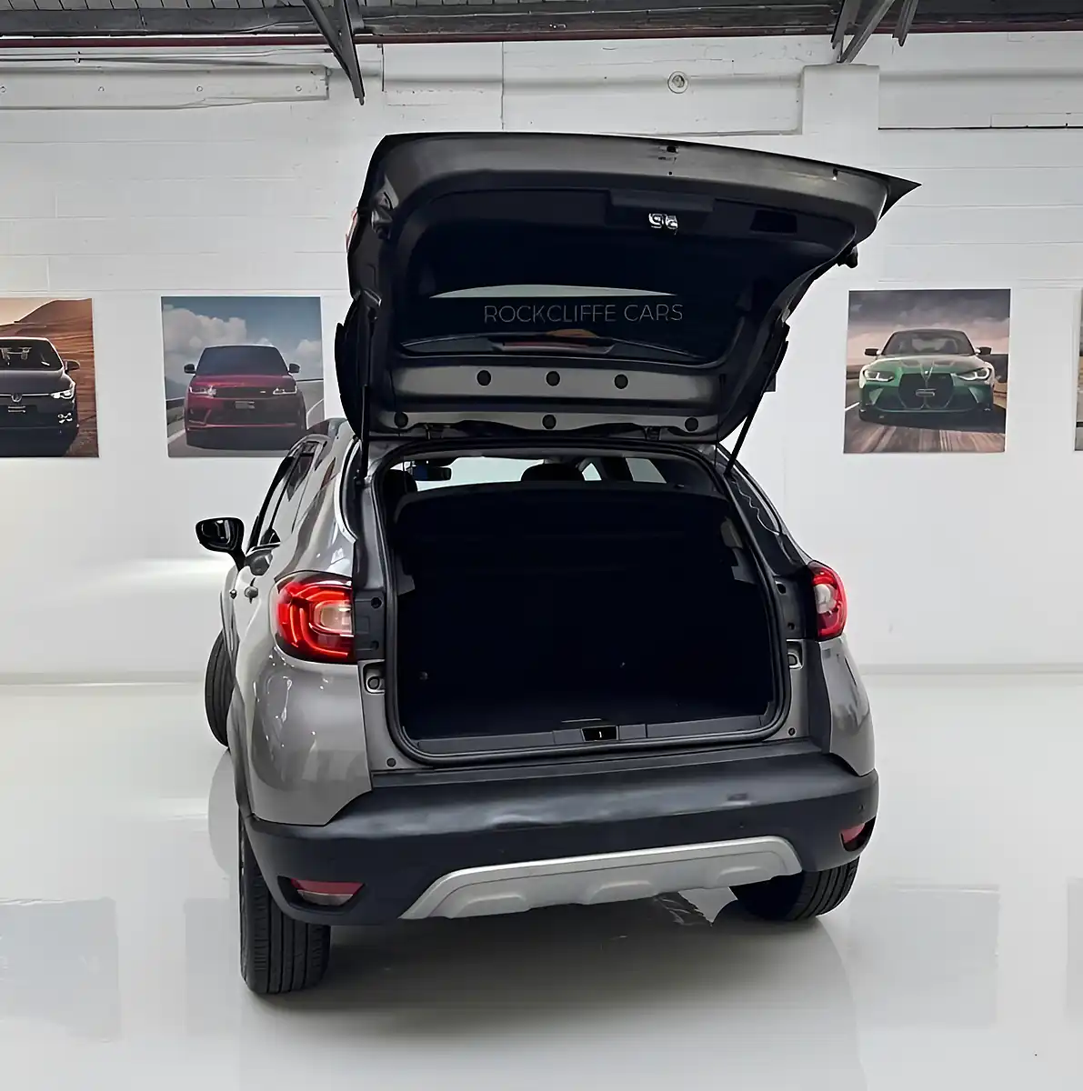 Used 2018 Renault Captur Dynamique S Nav Grey - Interior and Exterior details 5