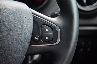 Used 2018 Renault Captur Dynamique S Nav Mercury Silver Metallic - Interior and Exterior details 16