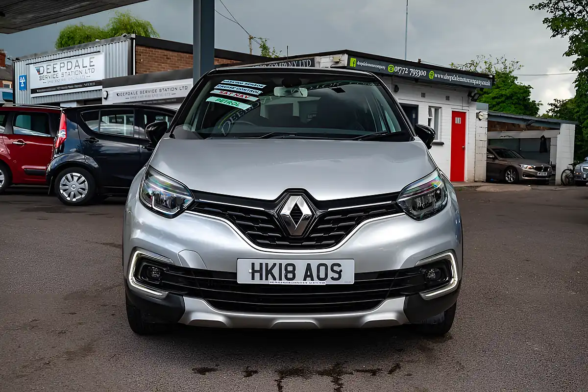 Used 2018 Renault Captur Dynamique S Nav Mercury Silver Metallic - Interior and Exterior details 3