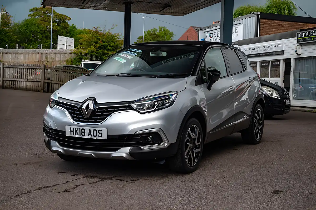 Used 2018 Renault Captur Dynamique S Nav Mercury Silver Metallic - Interior and Exterior details 4