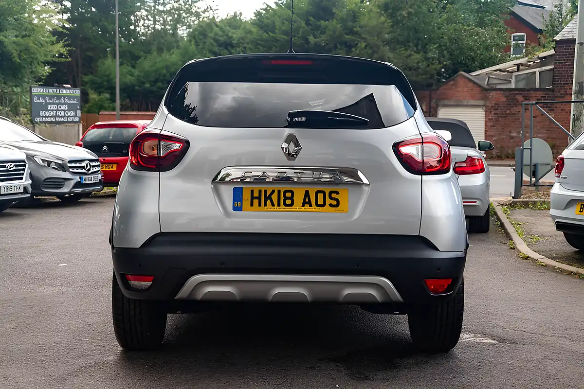 Used 2018 Renault Captur Dynamique S Nav Mercury Silver Metallic - Interior and Exterior details 7