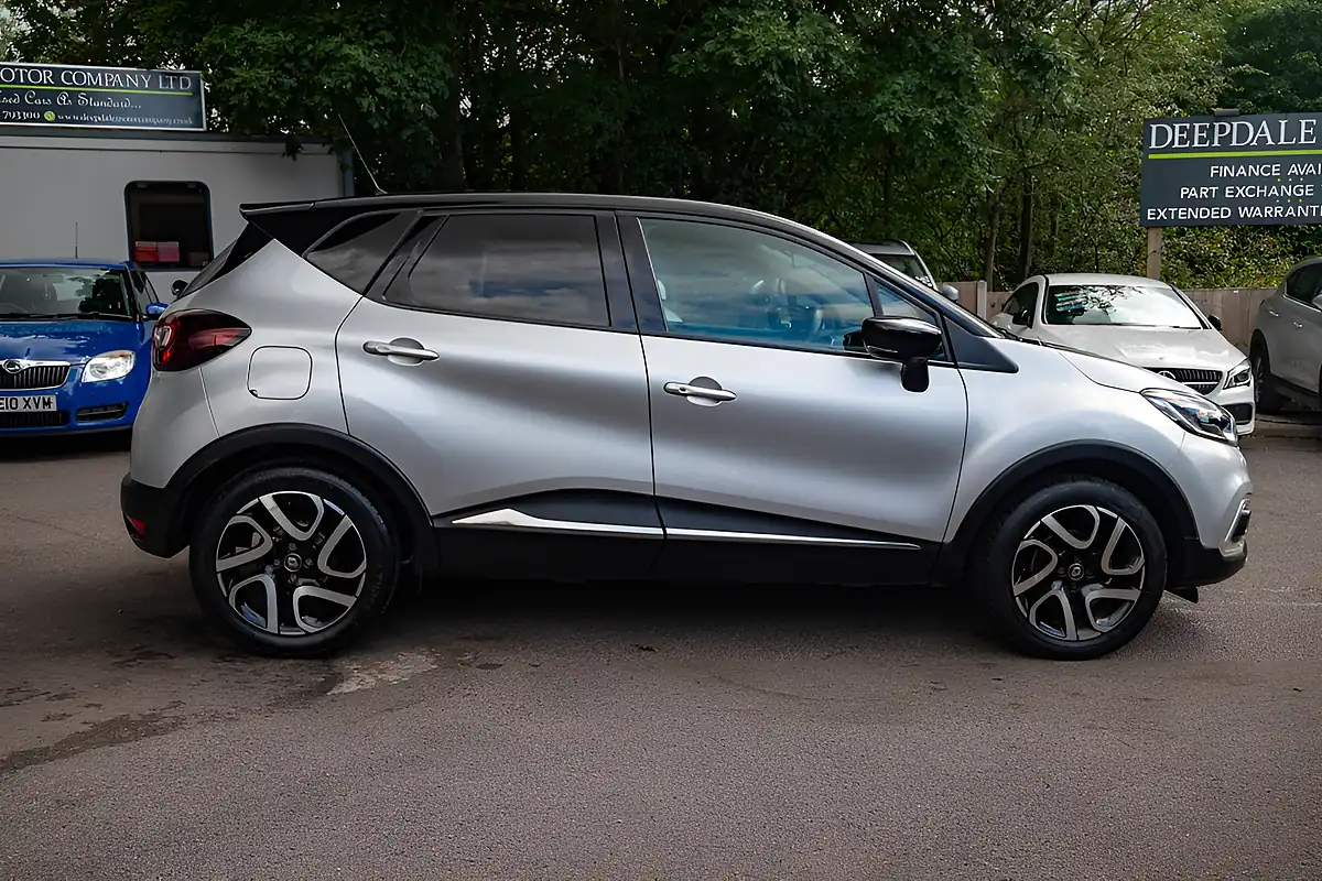Used 2018 Renault Captur Dynamique S Nav Mercury Silver Metallic - Interior and Exterior details 9