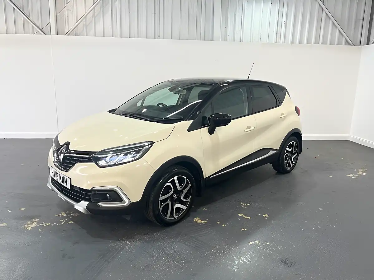 Used 2018 Renault Captur Dynamique S Nav White - Interior and Exterior details 3