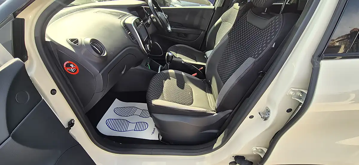 Used 2018 Renault Captur Dynamique S Nav White - Interior and Exterior details 17