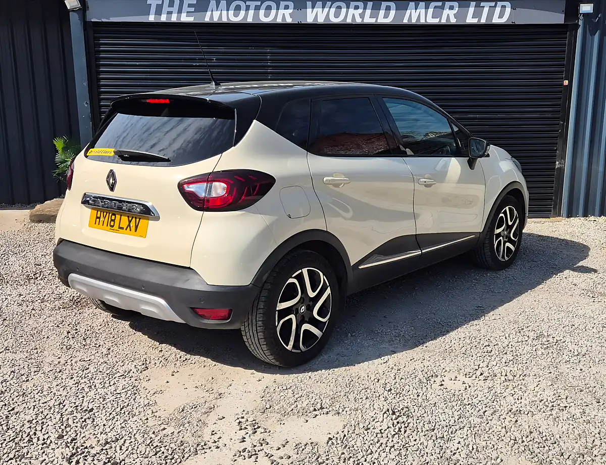 Used 2018 Renault Captur Dynamique S Nav White - Interior and Exterior details 4