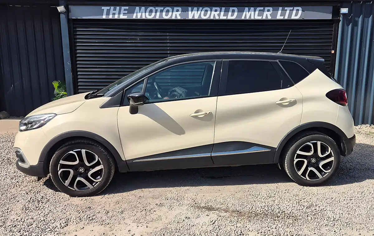 Used 2018 Renault Captur Dynamique S Nav White - Interior and Exterior details 8