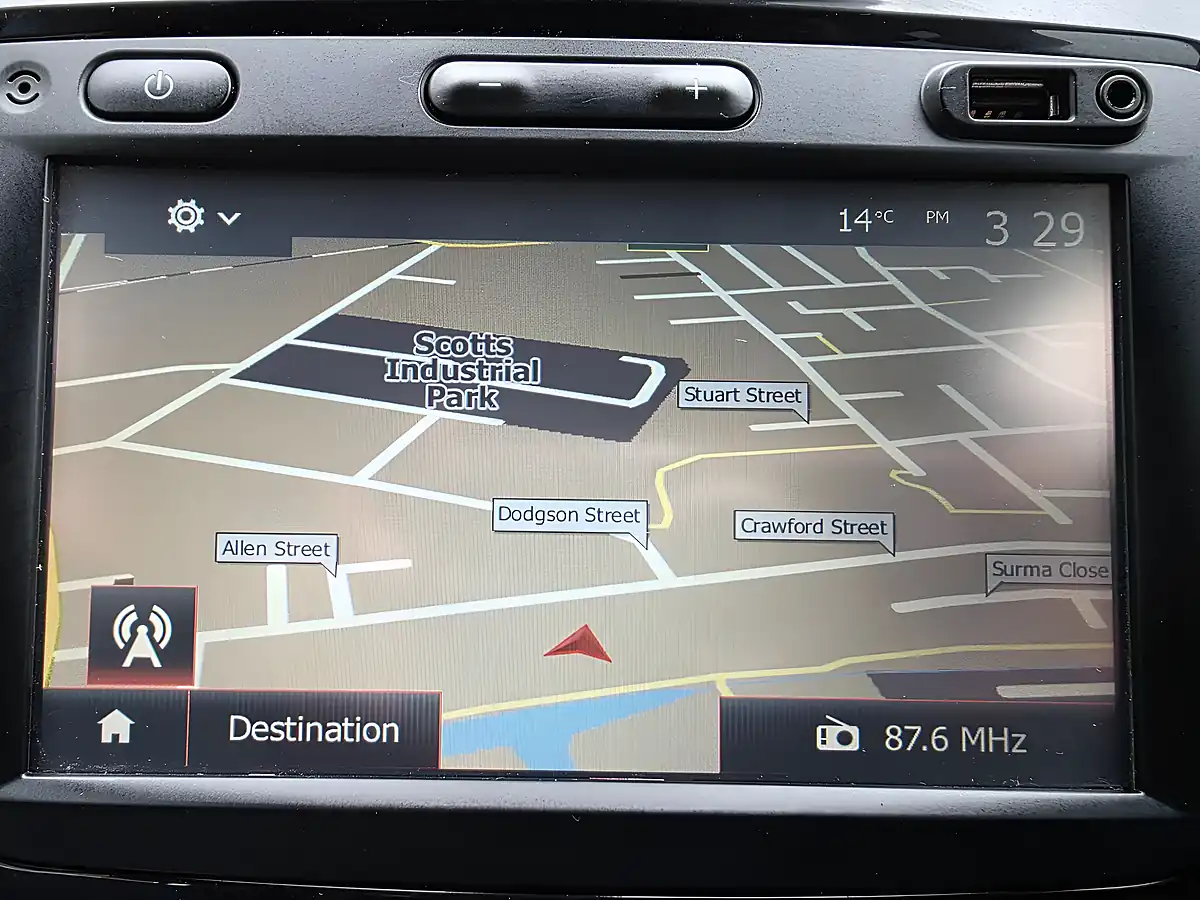 Used 2018 Renault Captur Energy Dynamique Nav Silver - Interior and Exterior details 15