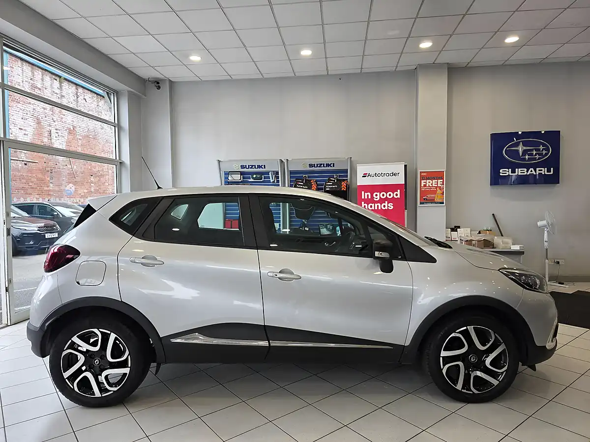 Used 2018 Renault Captur Energy Dynamique Nav Silver - Interior and Exterior details 5