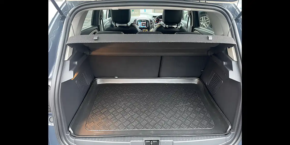 Used 2018 Renault Captur GT Line Blue and Cream - Interior and Exterior details 12