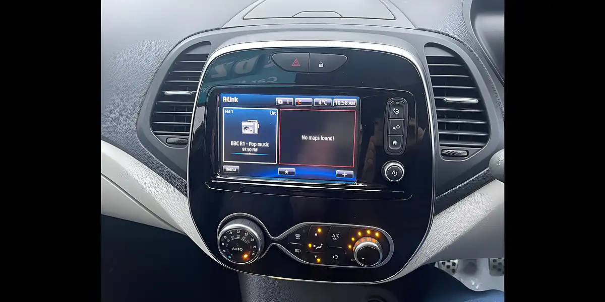 Used 2018 Renault Captur GT Line Blue and Cream - Interior and Exterior details 15