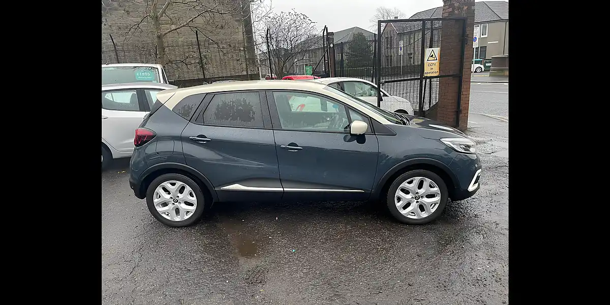 Used 2018 Renault Captur GT Line Blue and Cream - Interior and Exterior details 4