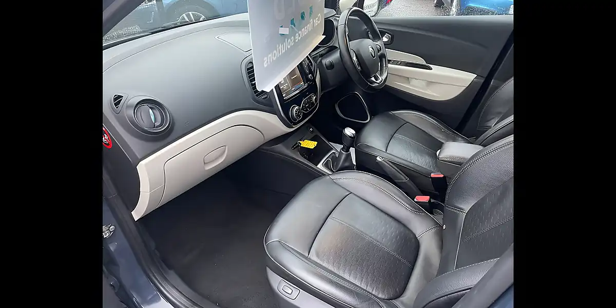 Used 2018 Renault Captur GT Line Blue and Cream - Interior and Exterior details 9