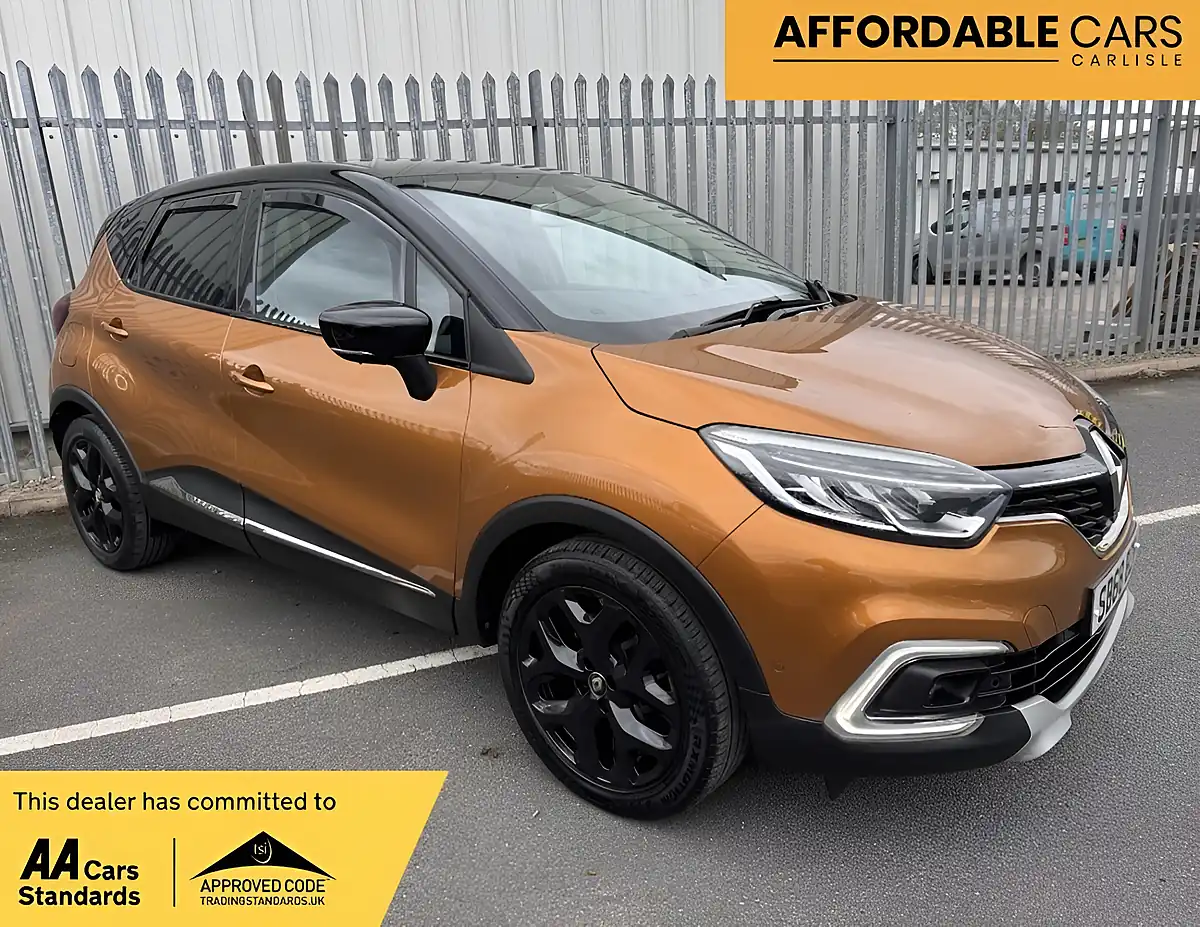 Used 2018 Renault Captur GT Line Desert Orange - Front View