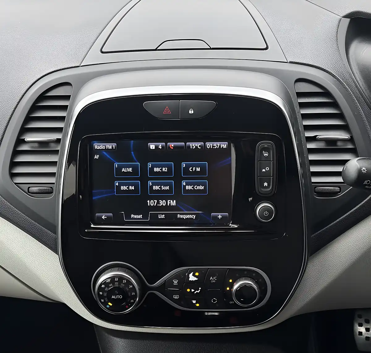 Used 2018 Renault Captur GT Line Desert Orange - Interior and Exterior details 15