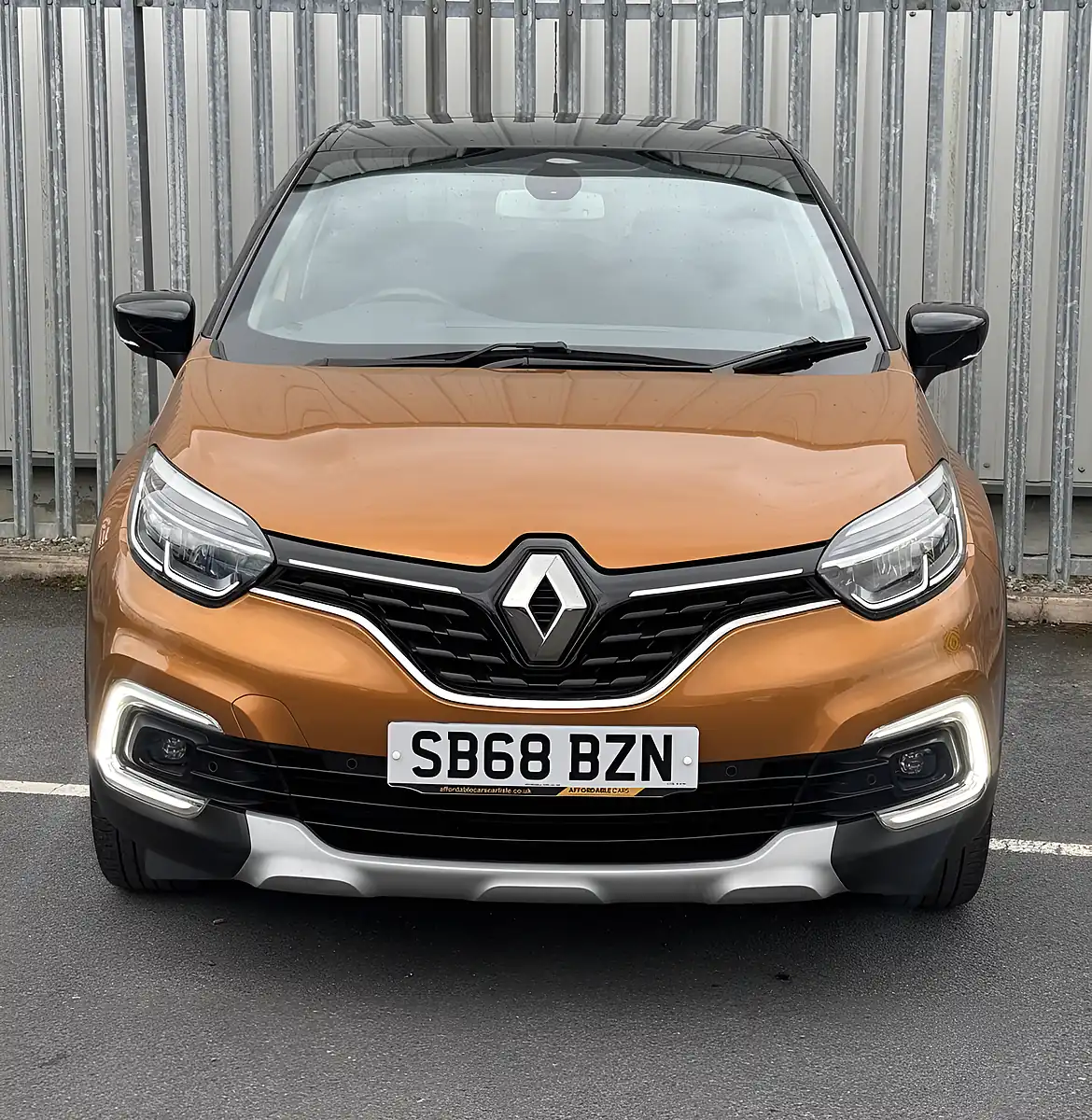 Used 2018 Renault Captur GT Line Desert Orange - Interior and Exterior details 3
