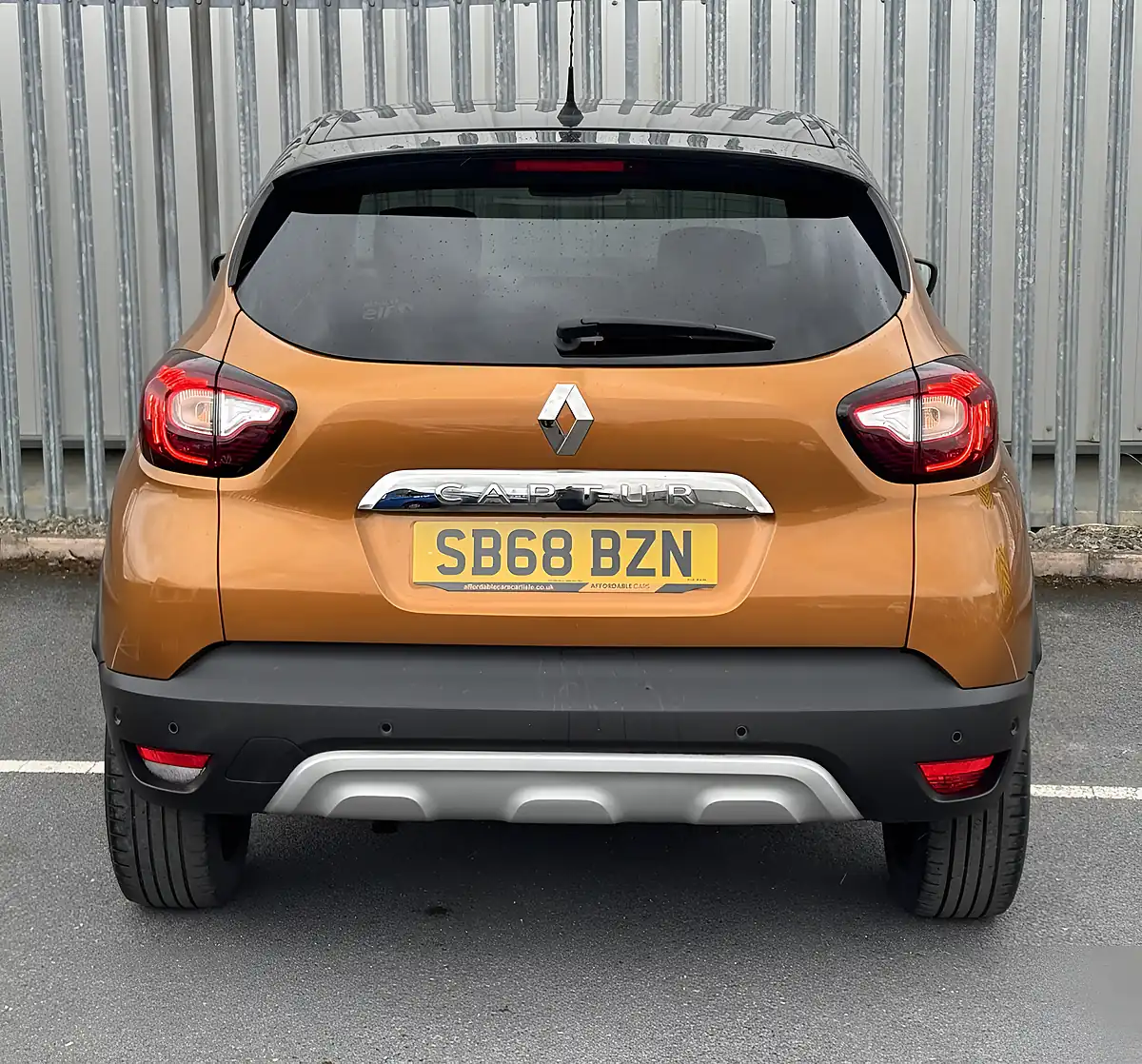 Used 2018 Renault Captur GT Line Desert Orange - Interior and Exterior details 6