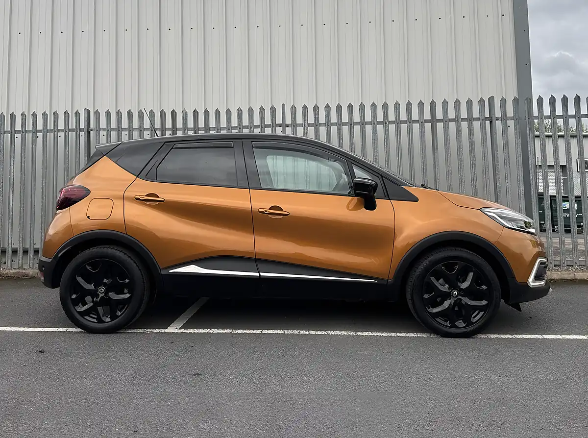 Used 2018 Renault Captur GT Line Desert Orange - Interior and Exterior details 7