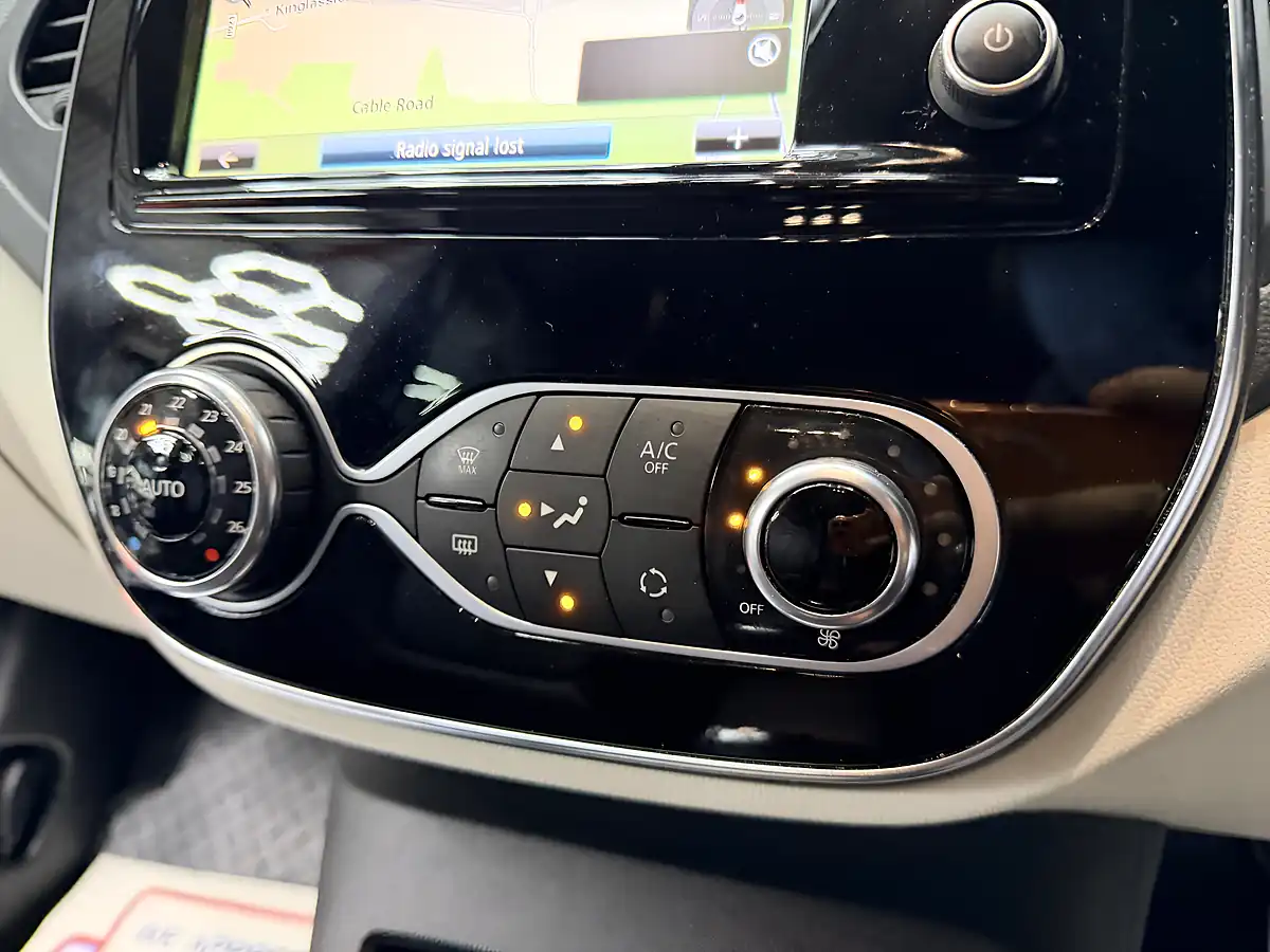 Used 2018 Renault Captur GT Line Diamond Black With Ivory Roof - Interior and Exterior details 19