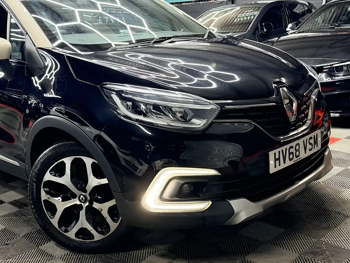 Used 2018 Renault Captur GT Line Diamond Black With Ivory Roof - Interior and Exterior details 2