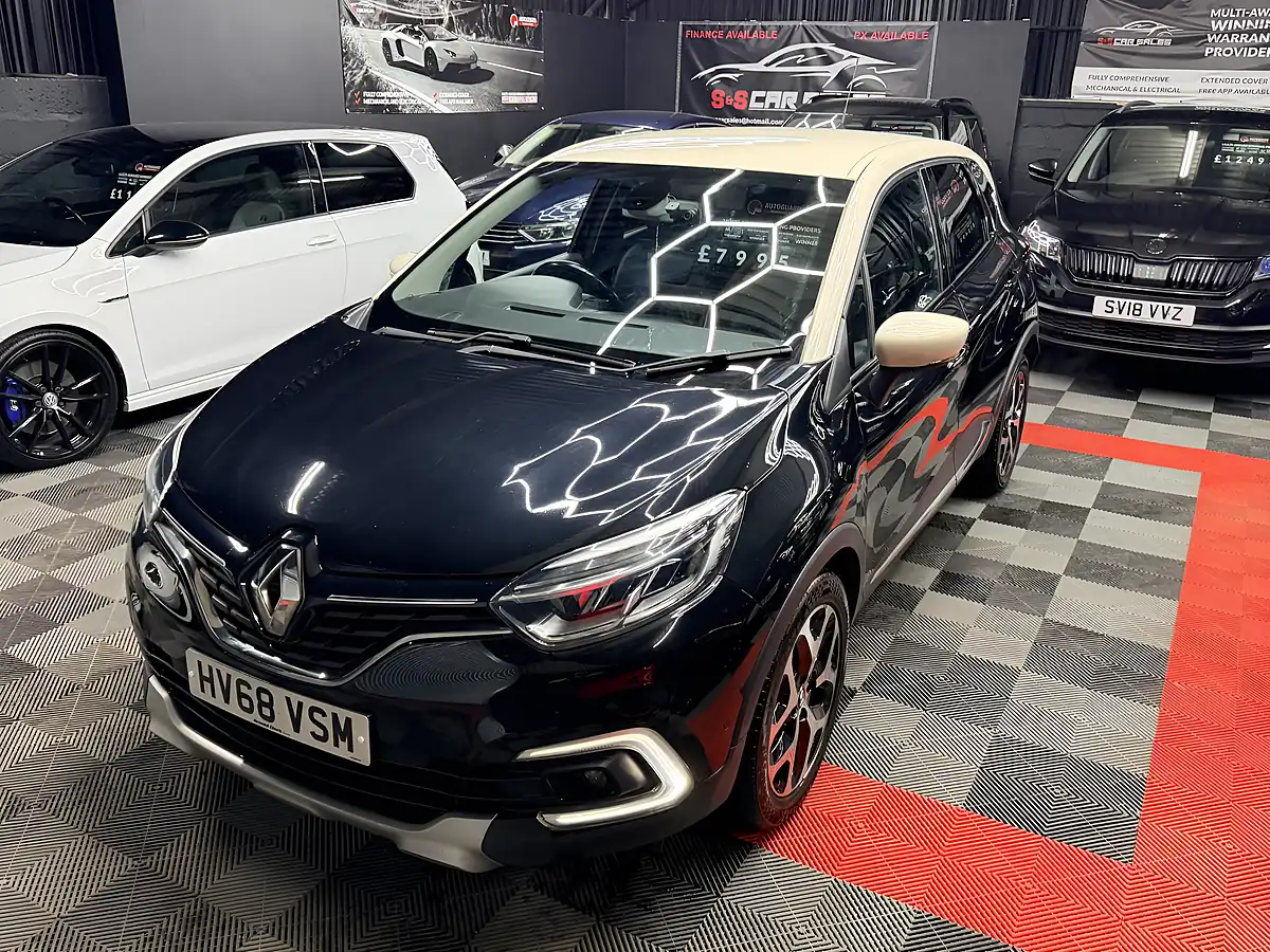 Used 2018 Renault Captur GT Line Diamond Black With Ivory Roof - Interior and Exterior details 3