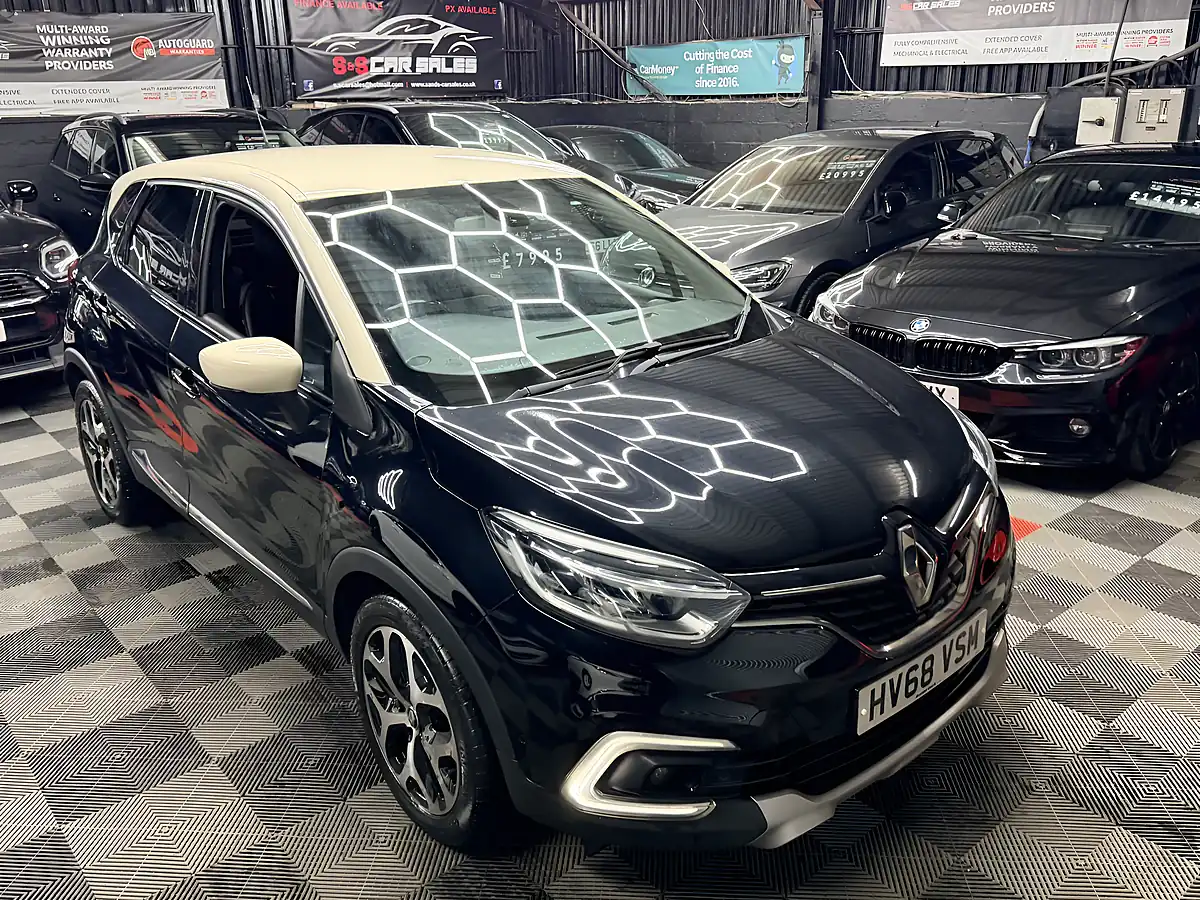 Used 2018 Renault Captur GT Line Diamond Black With Ivory Roof - Interior and Exterior details 5