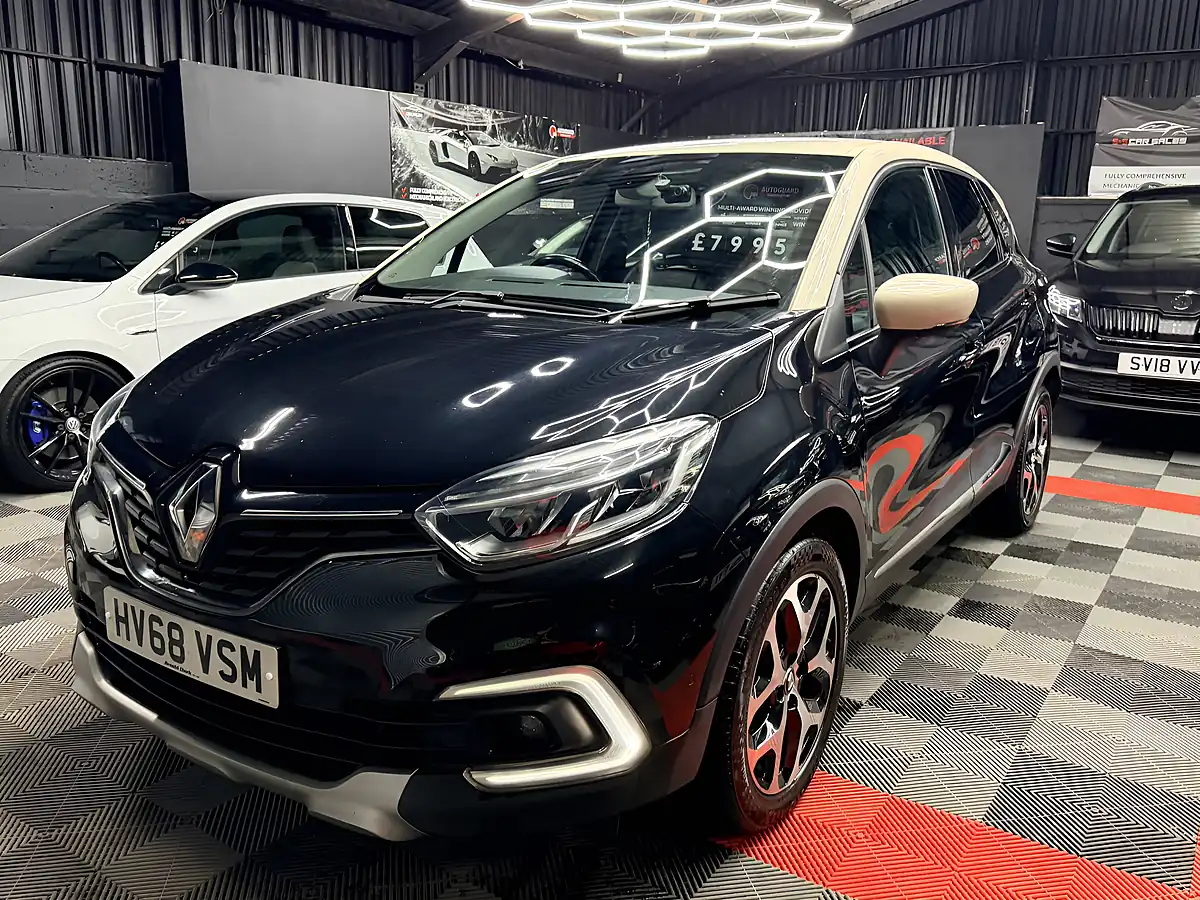 Used 2018 Renault Captur GT Line Diamond Black With Ivory Roof - Interior and Exterior details 8